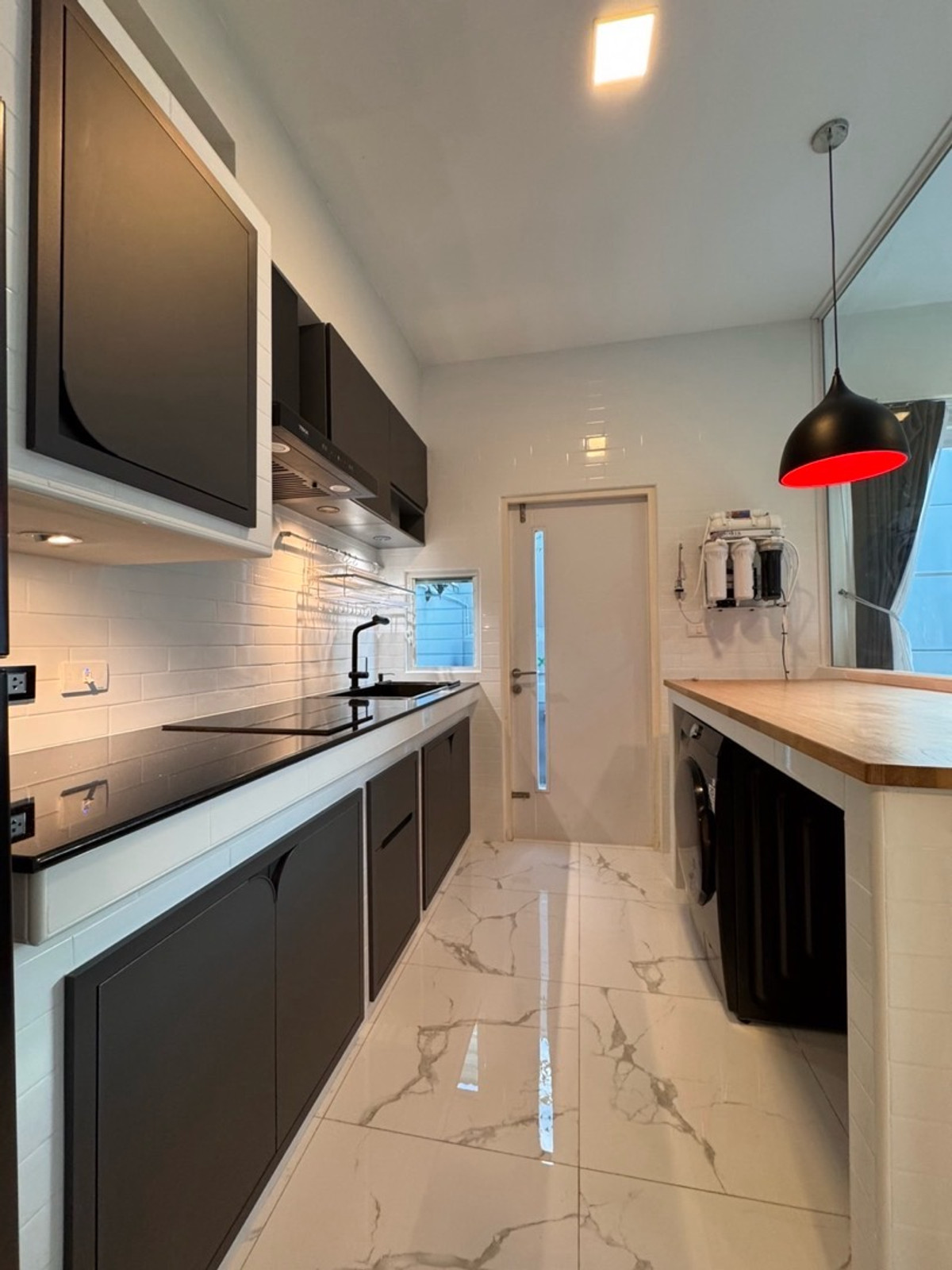 ให้เช่าทาวน์โฮมบางนา แบริ่ง ลาซาล : 💥ForRent💥3Bed • Indy Bangna-Ramkhamhang 2 🏡 Near Mega Bangna ✨ Duplex ‼️Corner House 🌟 Pet Friendly 🐶 Ready to move in ‼️