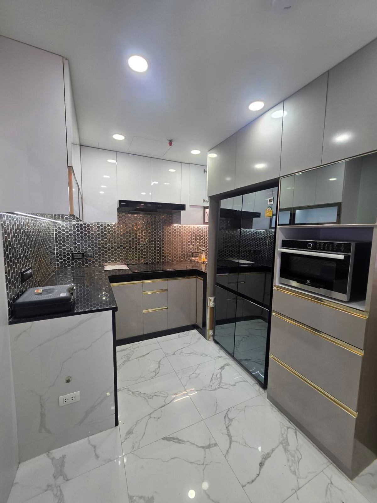 For RentCondoRama3 (Riverside),Satupadit : Renovate a new room  City view and Chao Phraya River view. Watching the fireworks in New Year is very beautiful, close to Central Rama 3, only 450 meters.