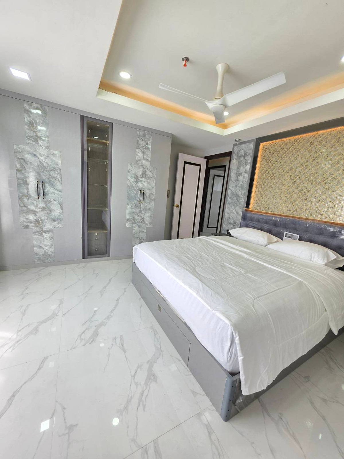 For RentCondoRama3 (Riverside),Satupadit : Renovate a new room  City view and Chao Phraya River view. Watching the fireworks in New Year is very beautiful, close to Central Rama 3, only 450 meters.