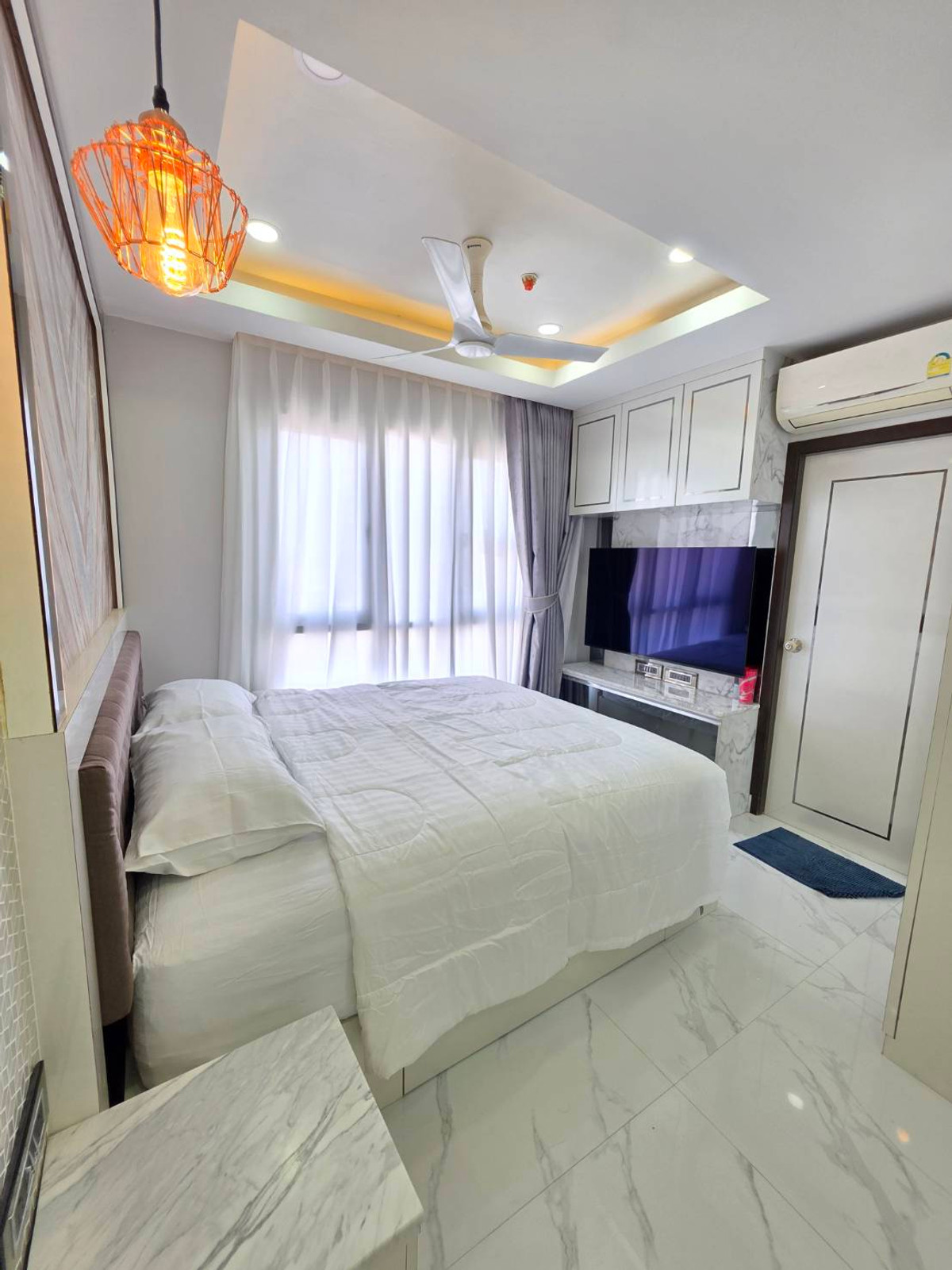 For RentCondoRama3 (Riverside),Satupadit : Renovate a new room  City view and Chao Phraya River view. Watching the fireworks in New Year is very beautiful, close to Central Rama 3, only 450 meters.