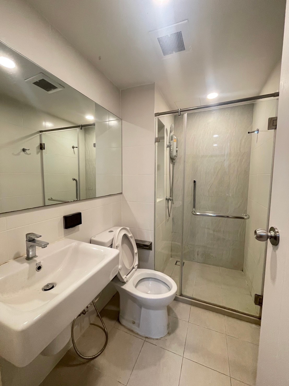 For RentCondoBangna, Bearing, Lasalle : For Rent ✨ The Origin Sukhumvit 105 ✨ Fully furnished with appliances. Near BTS Bearing.