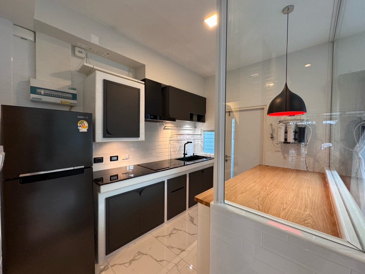 ให้เช่าทาวน์โฮมบางนา แบริ่ง ลาซาล : 💥ForRent💥3Bed • Indy Bangna-Ramkhamhang 2 🏡 Near Mega Bangna ✨ Duplex ‼️Corner House 🌟 Pet Friendly 🐶 Ready to move in ‼️