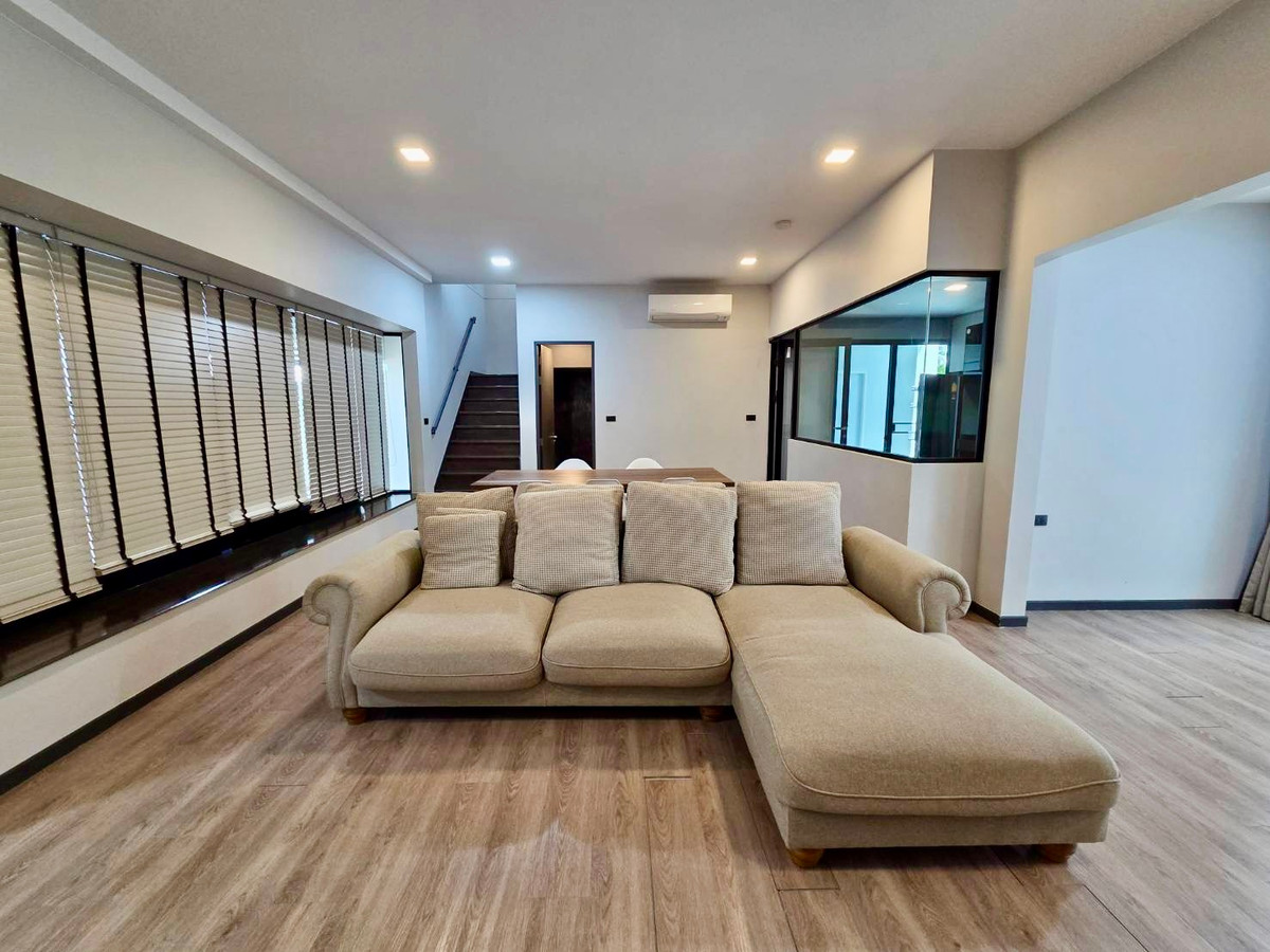 For RentHouseBangna, Bearing, Lasalle : Luxury Townhome for Rent | VIVE Bangna KM.7 | Next to Concordian International School | Fully Furnished