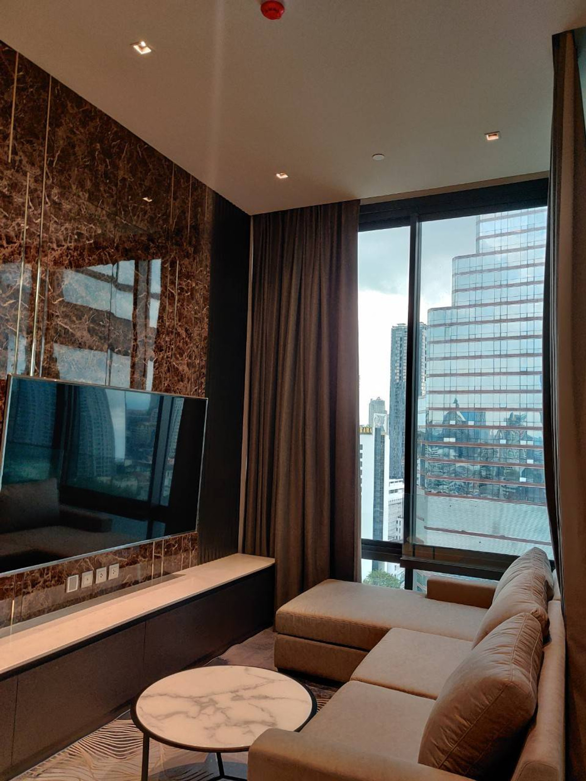 For RentCondoSilom, Saladaeng, Bangrak : Luxury Room 🎄 Ashton Silom 2bed2bath 76 Sqm Fullyfurnish+bathtub Welcome Foreign 60,000-