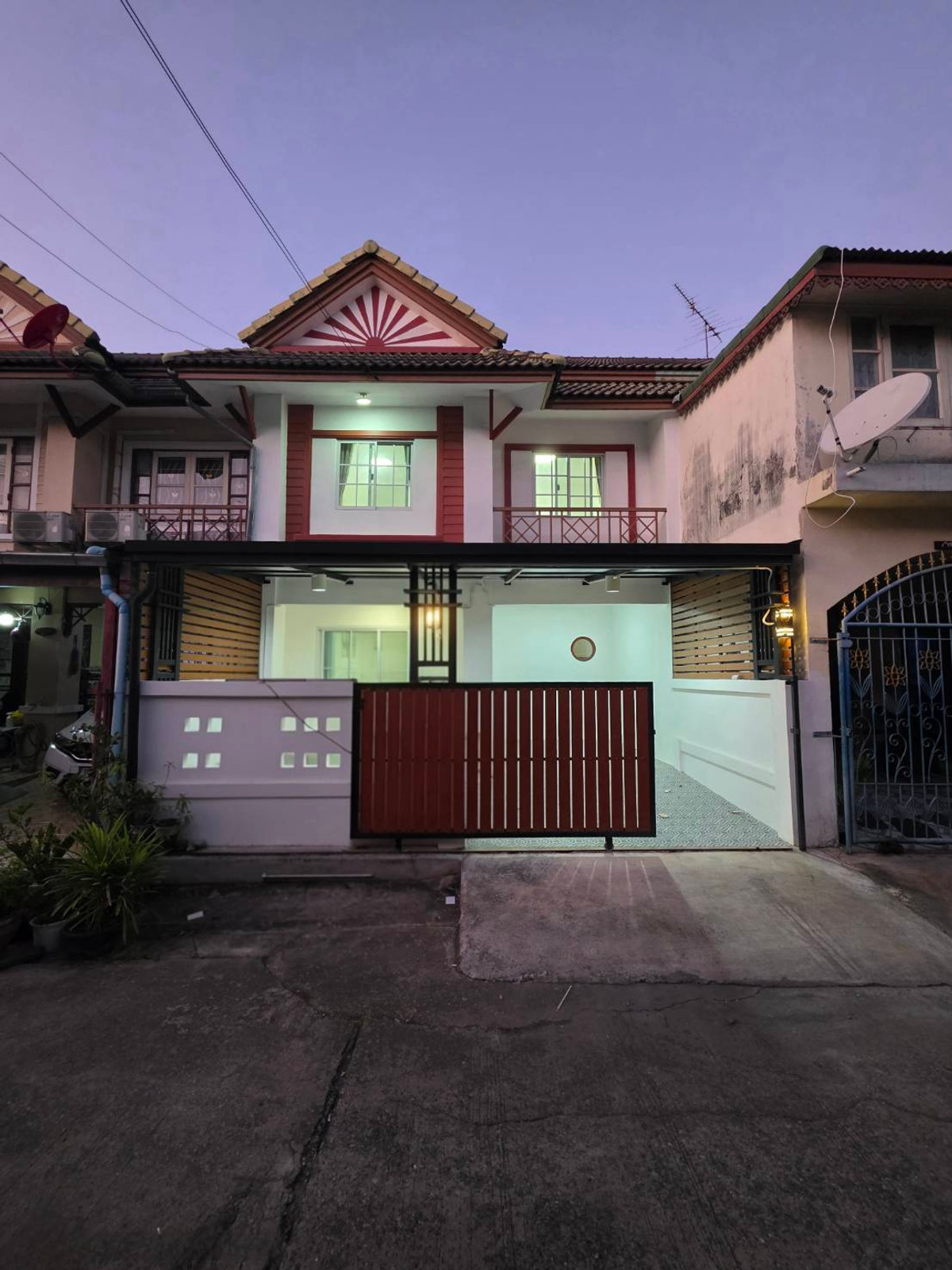 ให้เช่าทาวน์โฮมปทุมธานี รังสิต ธรรมศาสตร์ : ให้เช่าทาวน์เฮ้าส์ พฤกษา 13  ใกล้ บิ๊กซี รังสิต คลอง 3 เพียง 4 นาที