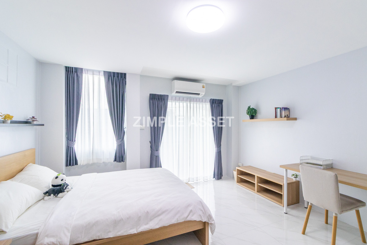 ให้เช่าโชคชัย4 ลาดพร้าว71 : Line ID: @zimple_asset  ที่พักรีโนเวทใหม่ พร้อมเฟอร์ฯใหม่ทุกห้อง ในซ.ลาดพร้าว64 ห้องสวย สะอาด ปลอดภัย เดินทางสะดวก ใกล้รถไฟฟ้าสถานี โชคชัย4 และสามารถทะลุออกถนนสุทธิสารได้