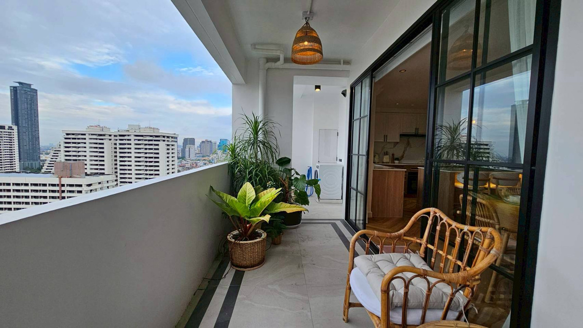 For RentCondoSukhumvit, Asoke, Thonglor : 🔥🔥Ready to rent Jan 15 2026~🔥🔥 Beautifully decorated, 3 bedrooms / high floor DS TOWER 2