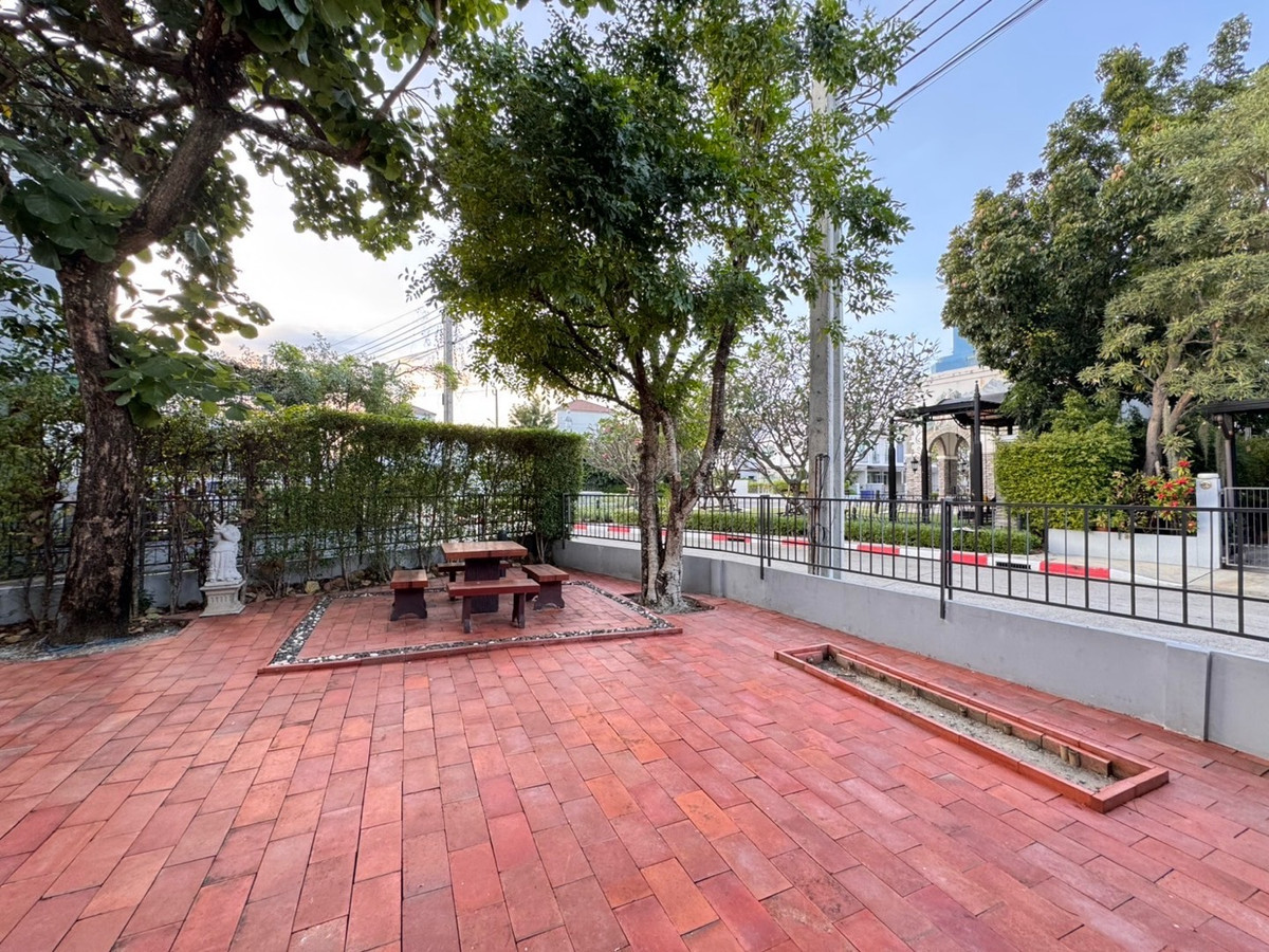 ให้เช่าทาวน์โฮมบางนา แบริ่ง ลาซาล : 💥ForRent💥3Bed • Indy Bangna-Ramkhamhang 2 🏡 Near Mega Bangna ✨ Duplex ‼️Corner House 🌟 Pet Friendly 🐶 Ready to move in ‼️