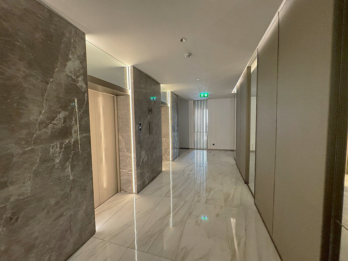 For RentCondoSukhumvit, Asoke, Thonglor : A high-end condominium offering a lush, peaceful, and private atmosphere with a beautiful view in the Sukhumvit ** NO CO-AGENT ** 