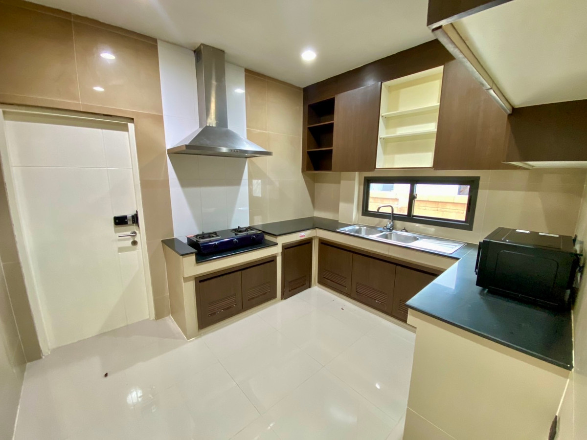 For RentHousePattanakan, Srinakarin : For Rent | Ultra-Luxury Detached Home at Setthasiri Krungthep Kreetha (corner unit) Largest House Type | Fully Furnished | Pet Friendly | Near Brighton College Bangkok
