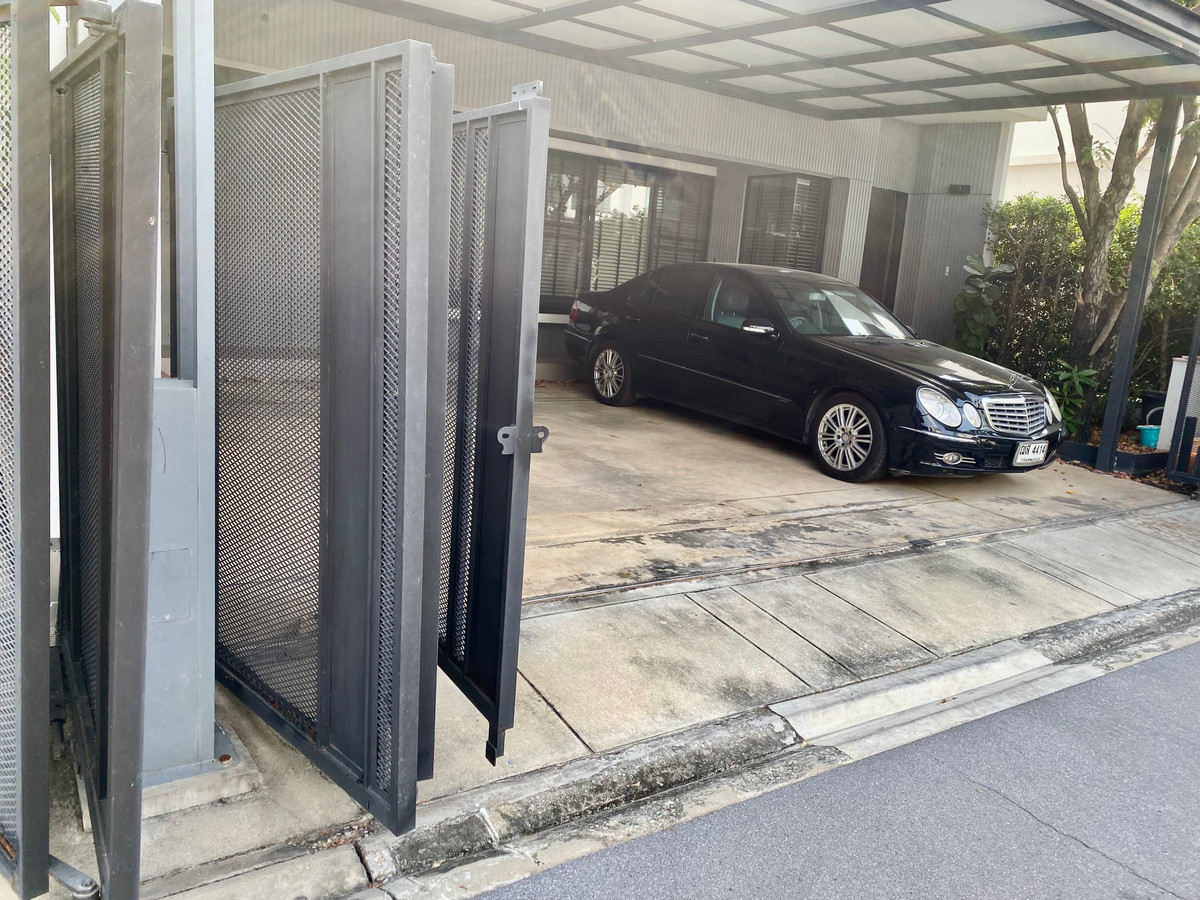 For RentHouseBangna, Bearing, Lasalle : Luxury Townhome for Rent | VIVE Bangna KM.7 | Next to Concordian International School | Fully Furnished