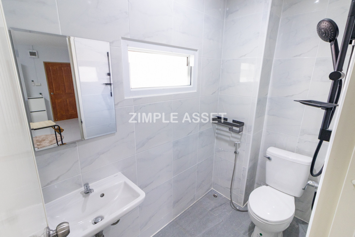 ให้เช่าโชคชัย4 ลาดพร้าว71 : Line ID: @zimple_asset  ที่พักรีโนเวทใหม่ พร้อมเฟอร์ฯใหม่ทุกห้อง ในซ.ลาดพร้าว64 ห้องสวย สะอาด ปลอดภัย เดินทางสะดวก ใกล้รถไฟฟ้าสถานี โชคชัย4 และสามารถทะลุออกถนนสุทธิสารได้