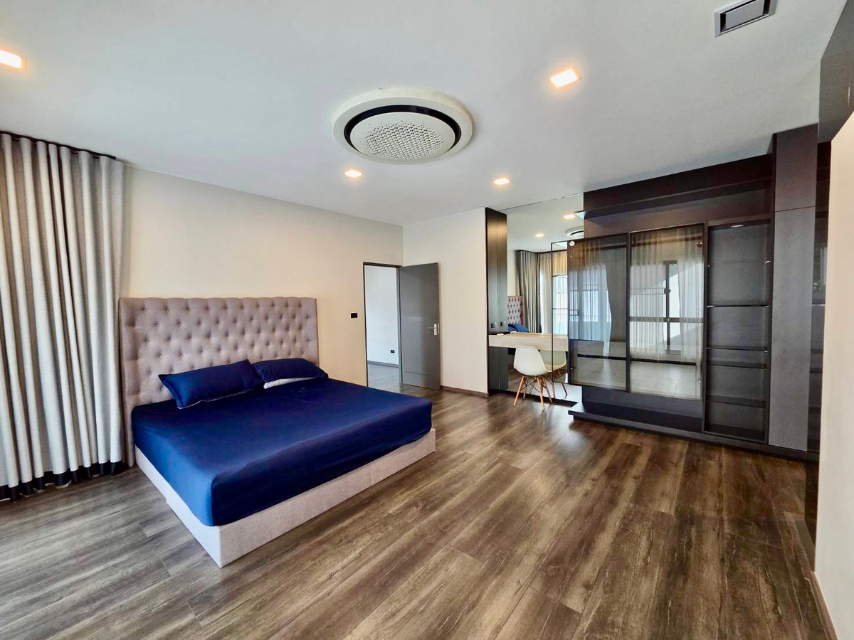 For RentHouseBangna, Bearing, Lasalle : Luxury Townhome for Rent | VIVE Bangna KM.7 | Next to Concordian International School | Fully Furnished