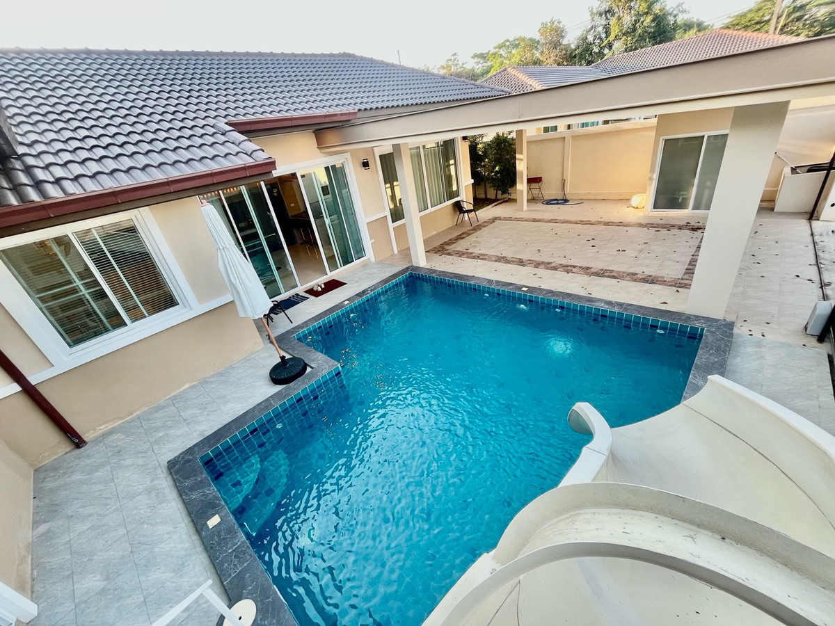 Pattaya, Bangsaen, Chonburi : Pool Villa Huai Yai Discount 1 M THB