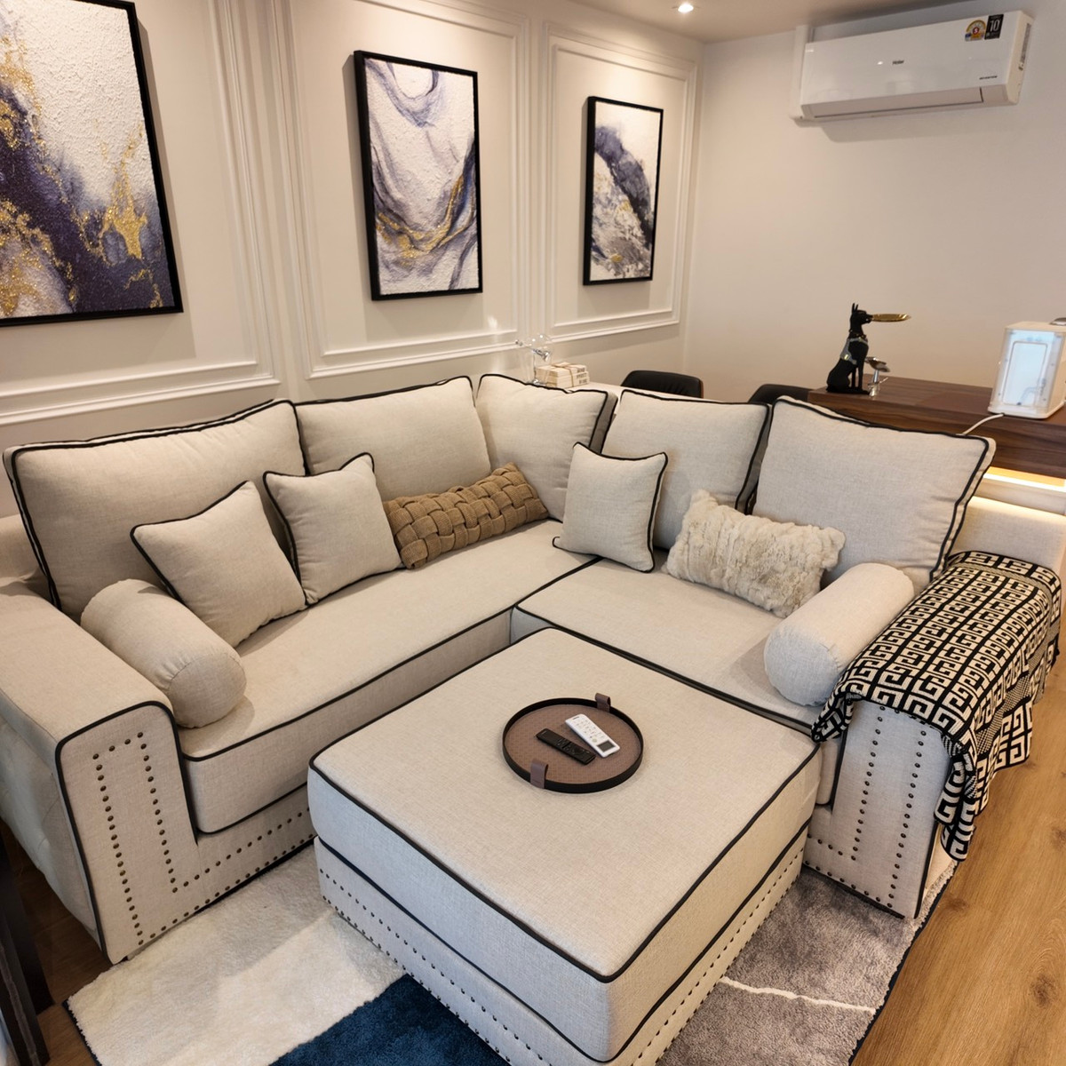 For SaleCondoNana, North Nana,Sukhumvit13, Soi Nana : Condo for sale, Sukhumvit Suite, Sukhumvit 13, 22nd floor, newly renovated, ready to move in. Located in the heart of the city, near BTS Nana.