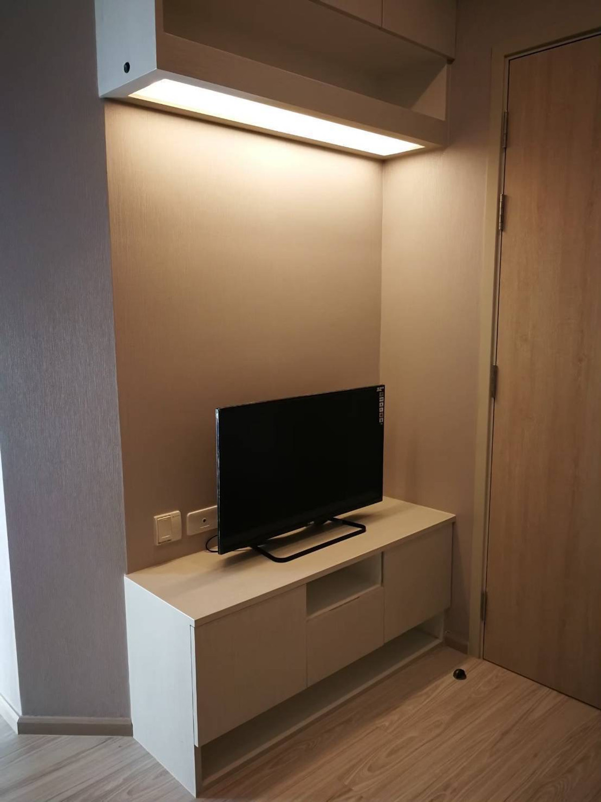 For RentCondoBangna, Bearing, Lasalle : For rent 📍 IDEO Mobi Sukhumvit Eastgate 📍 Fully furnished with appliances. Near BTS Bangna.