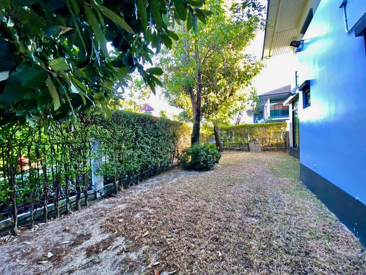 For RentHousePattanakan, Srinakarin : For Rent | Ultra-Luxury Detached Home at Setthasiri Krungthep Kreetha (corner unit) Largest House Type | Fully Furnished | Pet Friendly | Near Brighton College Bangkok