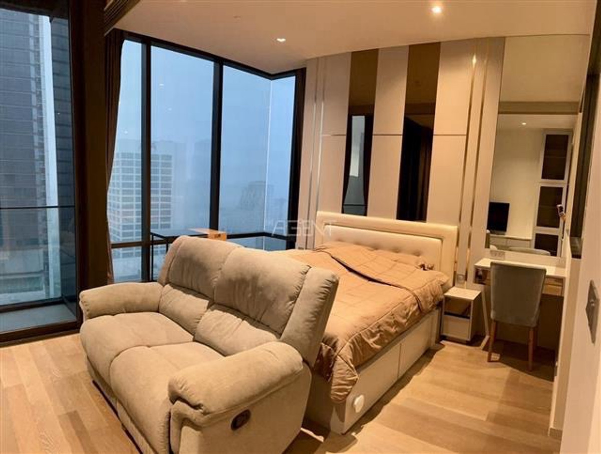 ให้เช่าคอนโดสีลม ศาลาแดง บางรัก : 🔥 For Rent – Ashton Silom | Prime Location💥 Only 35,000 THB / month 💥	•	1 Bedroom	•	Size 36 sq.m. 📲 Contact Aomam (Agent) 📞 Tel / Line : 095-587-1692 💬 WhatsApp : +66 95 587 1692