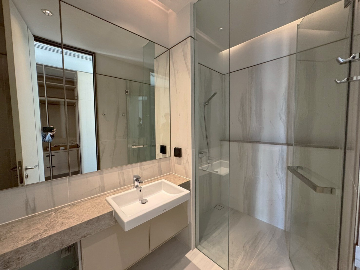 For RentCondoSukhumvit, Asoke, Thonglor : A high-end condominium offering a lush, peaceful, and private atmosphere with a beautiful view in the Sukhumvit ** NO CO-AGENT ** 