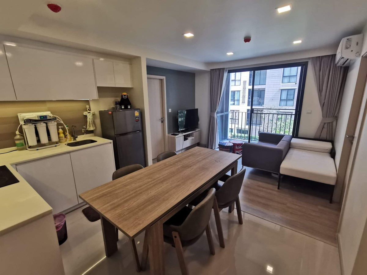 For RentCondoRama9, Petchburi, RCA : 🔥For Rent Now🔥 Maestro 03 Ratchada - Rama 9. Spacious 2-bedroom unit with pool view, fully furnished and ready to move in. Near MRT Ratchadaphisek.