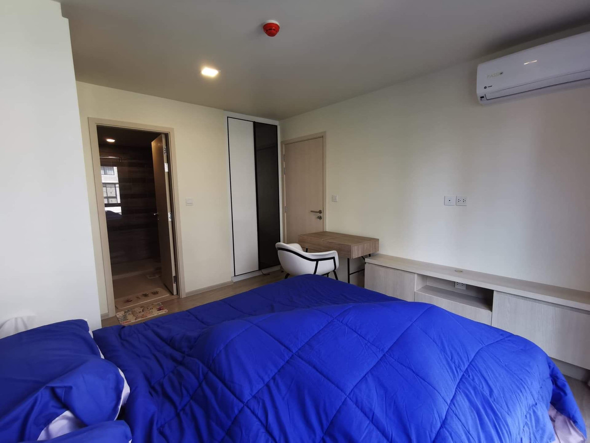 For RentCondoRama9, Petchburi, RCA : 🔥For Rent Now🔥 Maestro 03 Ratchada - Rama 9. Spacious 2-bedroom unit with pool view, fully furnished and ready to move in. Near MRT Ratchadaphisek.