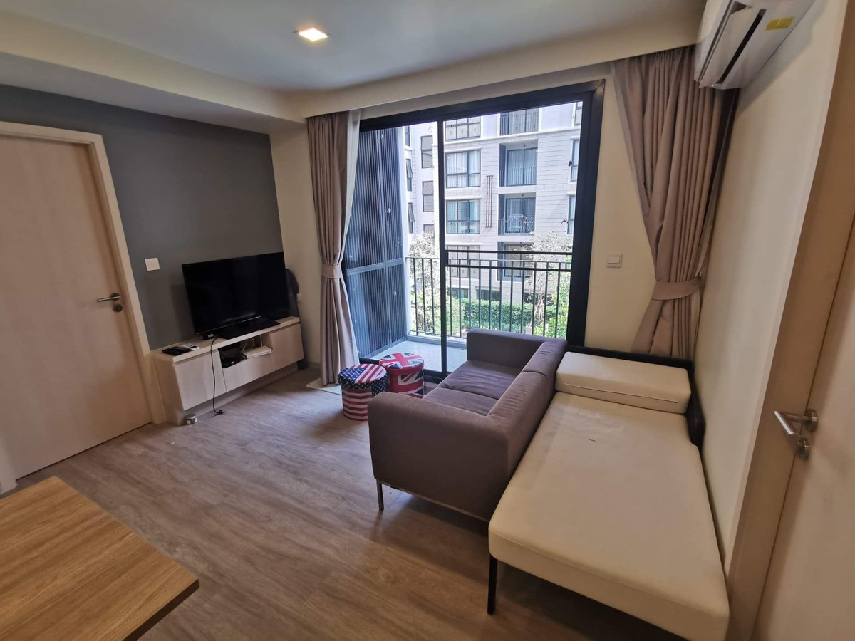 For RentCondoRama9, Petchburi, RCA : 🔥For Rent Now🔥 Maestro 03 Ratchada - Rama 9. Spacious 2-bedroom unit with pool view, fully furnished and ready to move in. Near MRT Ratchadaphisek.