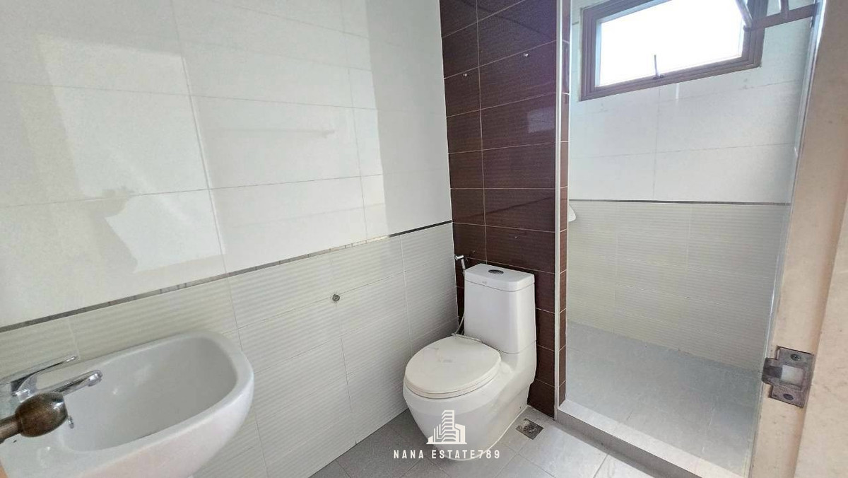 ขายโฮมออฟฟิศลาดกระบัง สุวรรณภูมิ : บ้านเดี่ยว/Home office ขนาดใหญ่ รีโนเวทพร้อมเข้าอยู่ 193.9 ตร.ว พท.ใช้สอยกว่า 1,000 ตร.ม ตรงข้ามสวนหลวงร.9