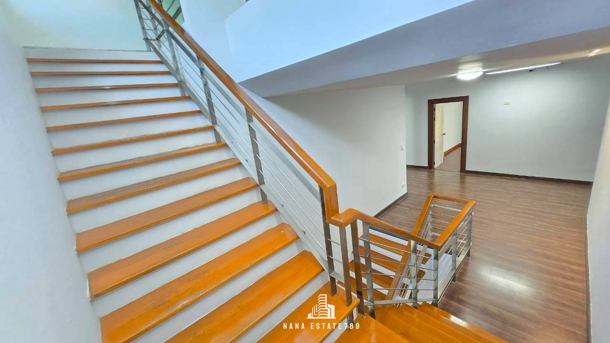 ขายโฮมออฟฟิศลาดกระบัง สุวรรณภูมิ : บ้านเดี่ยว/Home office ขนาดใหญ่ รีโนเวทพร้อมเข้าอยู่ 193.9 ตร.ว พท.ใช้สอยกว่า 1,000 ตร.ม ตรงข้ามสวนหลวงร.9