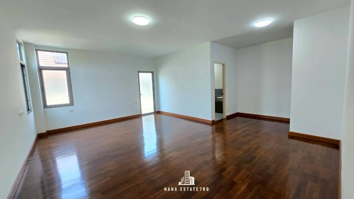 ขายโฮมออฟฟิศลาดกระบัง สุวรรณภูมิ : บ้านเดี่ยว/Home office ขนาดใหญ่ รีโนเวทพร้อมเข้าอยู่ 193.9 ตร.ว พท.ใช้สอยกว่า 1,000 ตร.ม ตรงข้ามสวนหลวงร.9