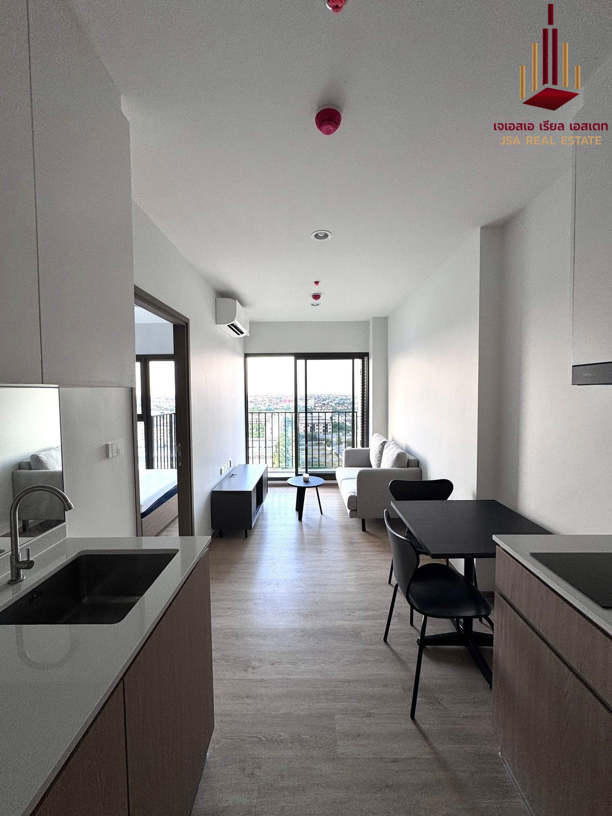 ให้เช่าคอนโดเลียบทางด่วนรามอินทรา :  ✨ For Rent: Noble Create Condo ✨  💰 Only 17,000 THB/month