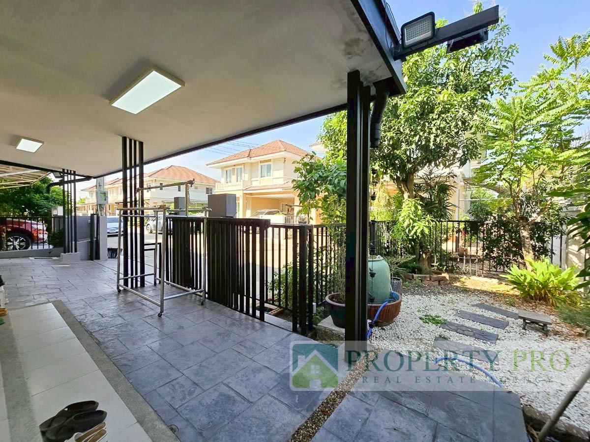 ขายบ้านลาดกระบัง สุวรรณภูมิ : ขาย บ้าน กรองทอง ทรอปิคอล เฉลิมพระเกียรติ ร.9 บ้านเดี่ยว 2 ชั้น 4 ห้องนอน 56 ตรว 200 ตรม หลังริม สภาพดีมาก มีส่วนต่อเติม ใกล้ ประเวศ อ่อนนุช ศรีนครินทร์ สวนหลวง ลาดกระบัง : MJ25S-008