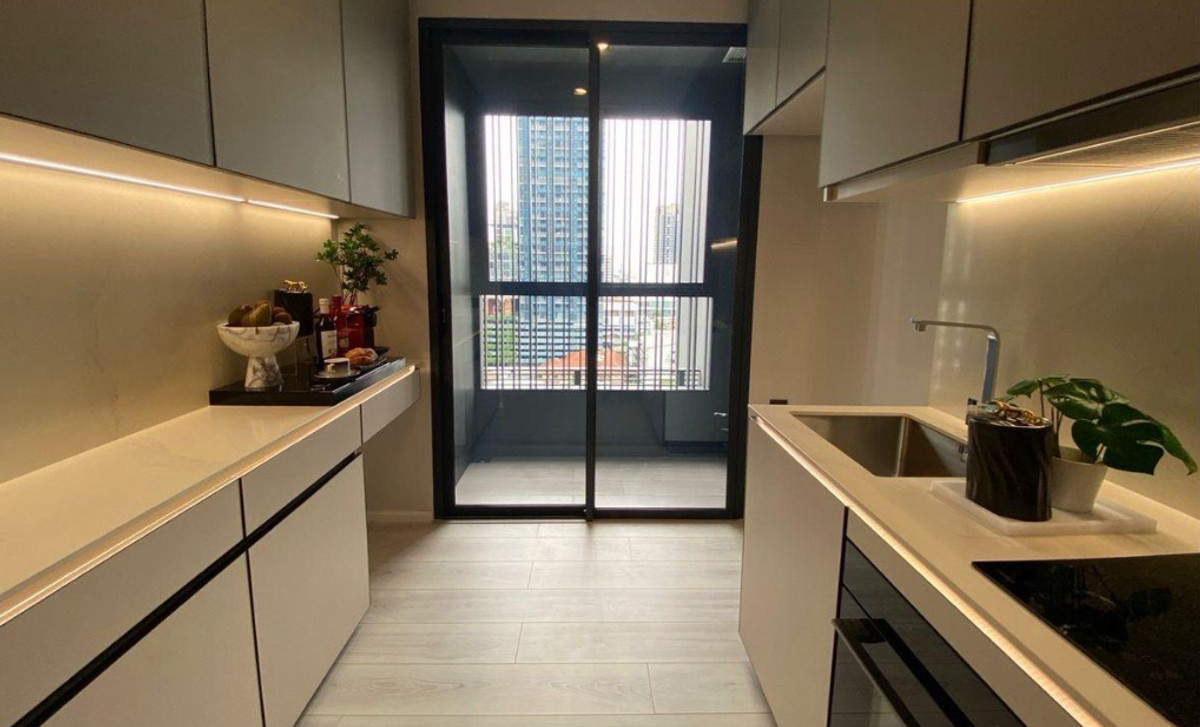 For SaleCondoRatchathewi,Phayathai : The Room Phayathai 35 sq.m. Please add LINE ID @806qphgn o8415o5483 