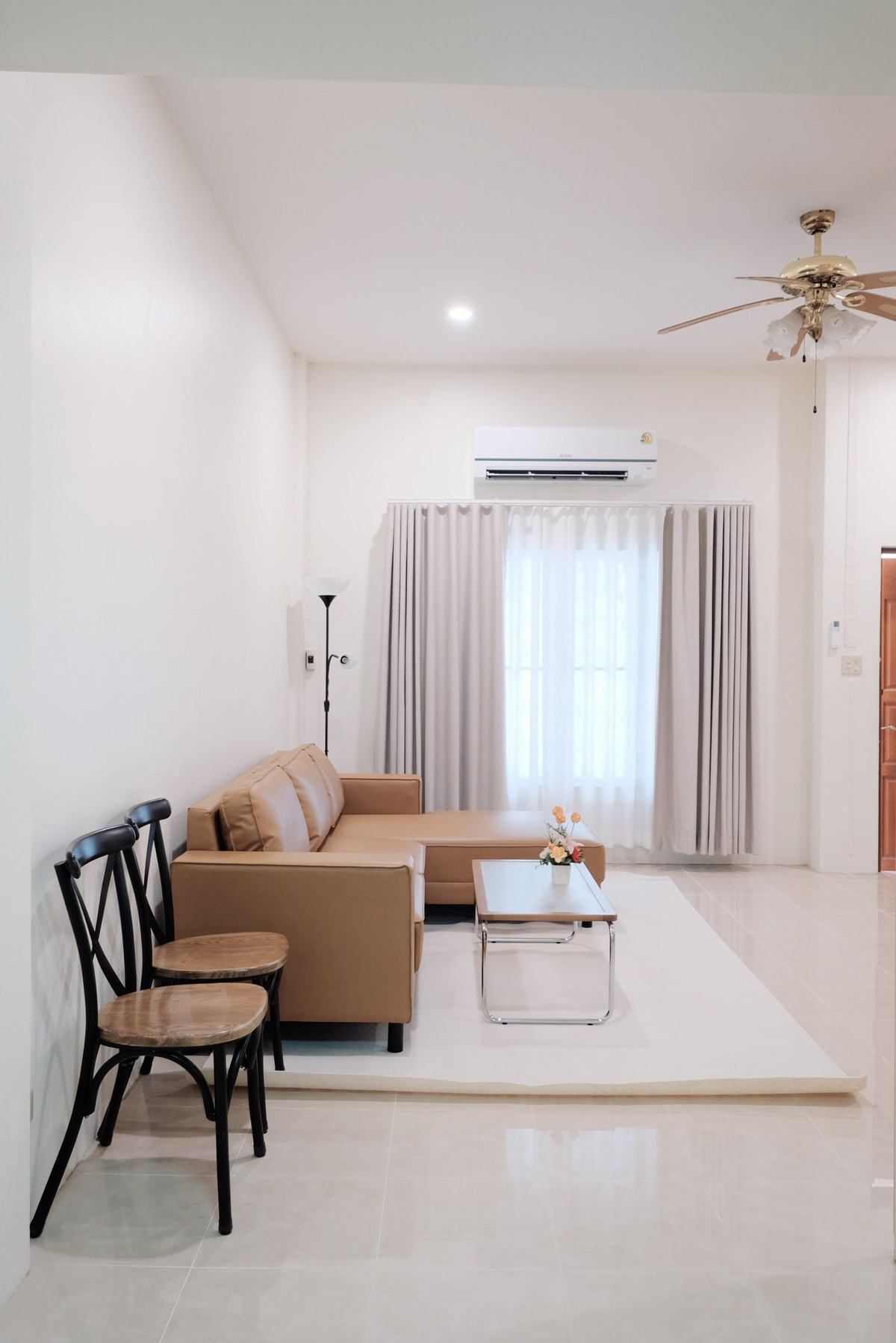 ให้เช่าทาวน์โฮมบางนา แบริ่ง ลาซาล : ให้เช่าทาวน์โฮม 3 ชั้น พร้อมเฟอร์ ใกล้ BTS แบริ่ง หมู่บ้าน แฮปปี้แลนด์วิลล์ (HR253)