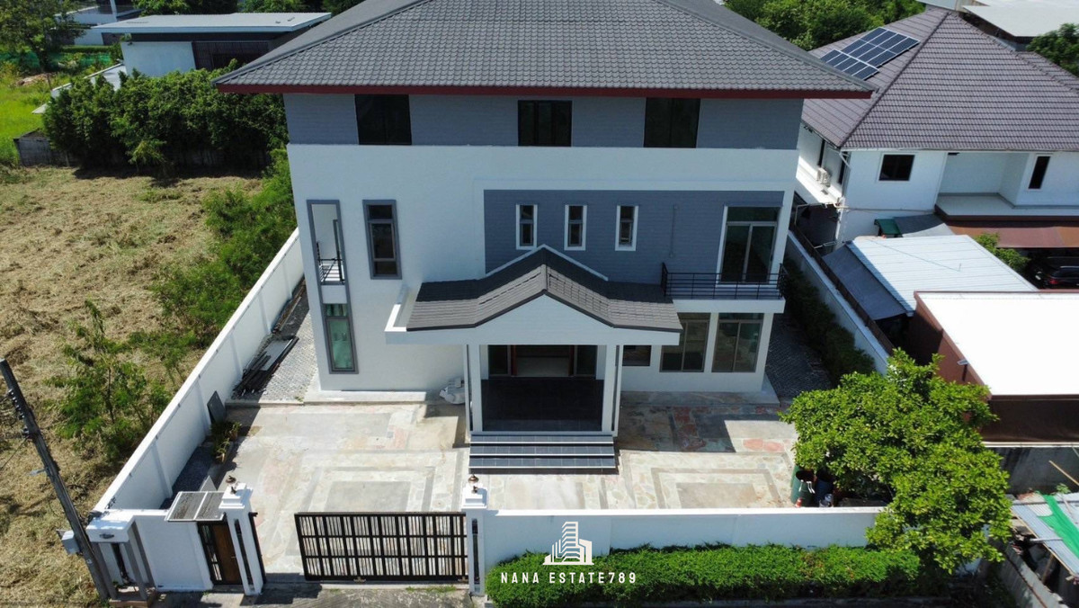 ขายโฮมออฟฟิศลาดกระบัง สุวรรณภูมิ : บ้านเดี่ยว/Home office ขนาดใหญ่ รีโนเวทพร้อมเข้าอยู่ 193.9 ตร.ว พท.ใช้สอยกว่า 1,000 ตร.ม ตรงข้ามสวนหลวงร.9