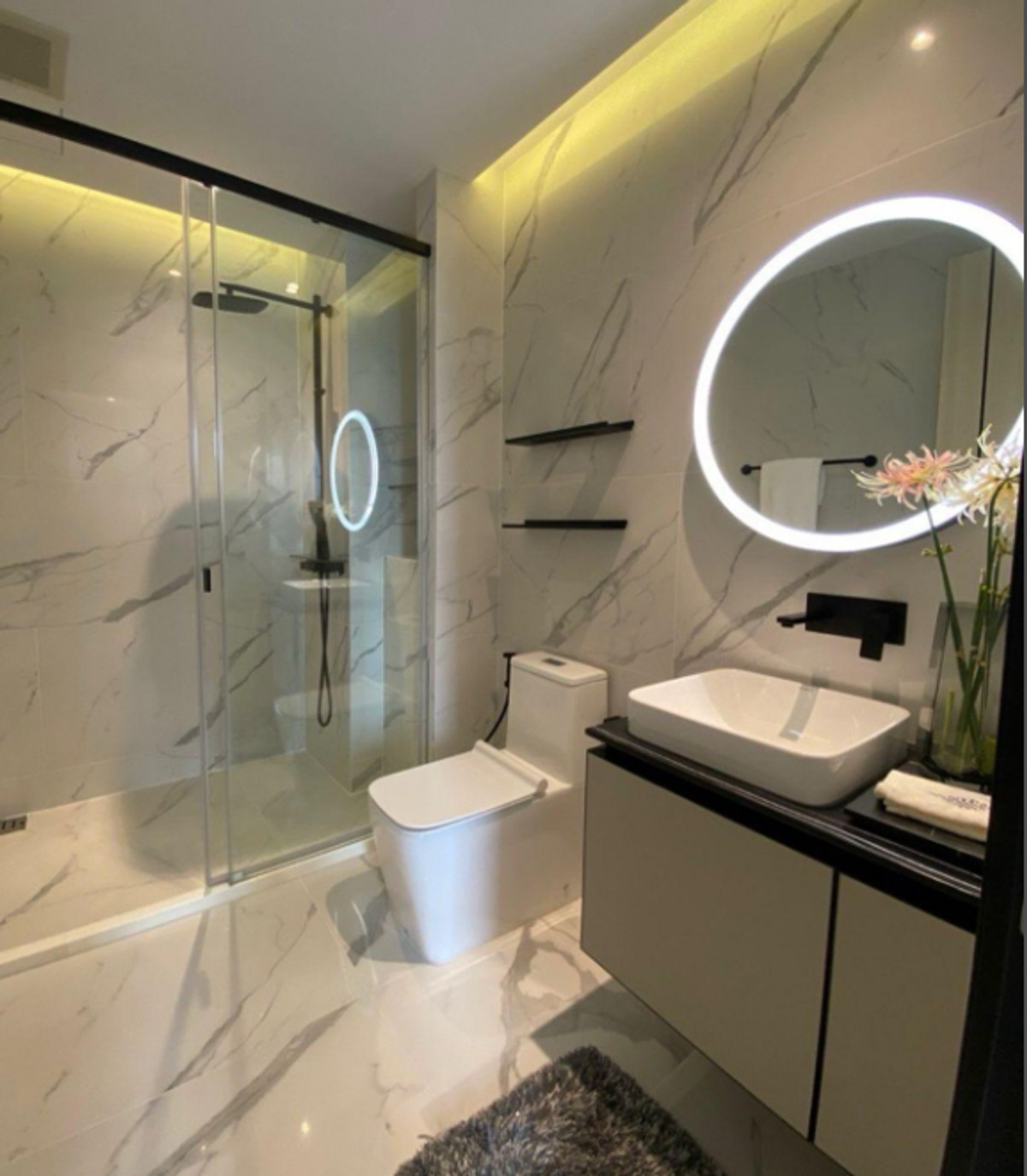 For SaleCondo : The Room Phayathai 35 sq.m. Please add LINE ID @806qphgn o8415o5483 