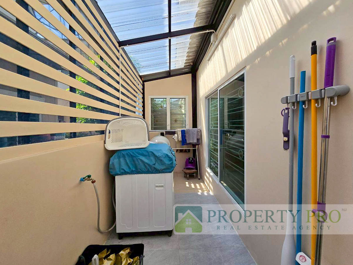 ขายบ้านลาดกระบัง สุวรรณภูมิ : ขาย บ้าน กรองทอง ทรอปิคอล เฉลิมพระเกียรติ ร.9 บ้านเดี่ยว 2 ชั้น 4 ห้องนอน 56 ตรว 200 ตรม หลังริม สภาพดีมาก มีส่วนต่อเติม ใกล้ ประเวศ อ่อนนุช ศรีนครินทร์ สวนหลวง ลาดกระบัง : MJ25S-008