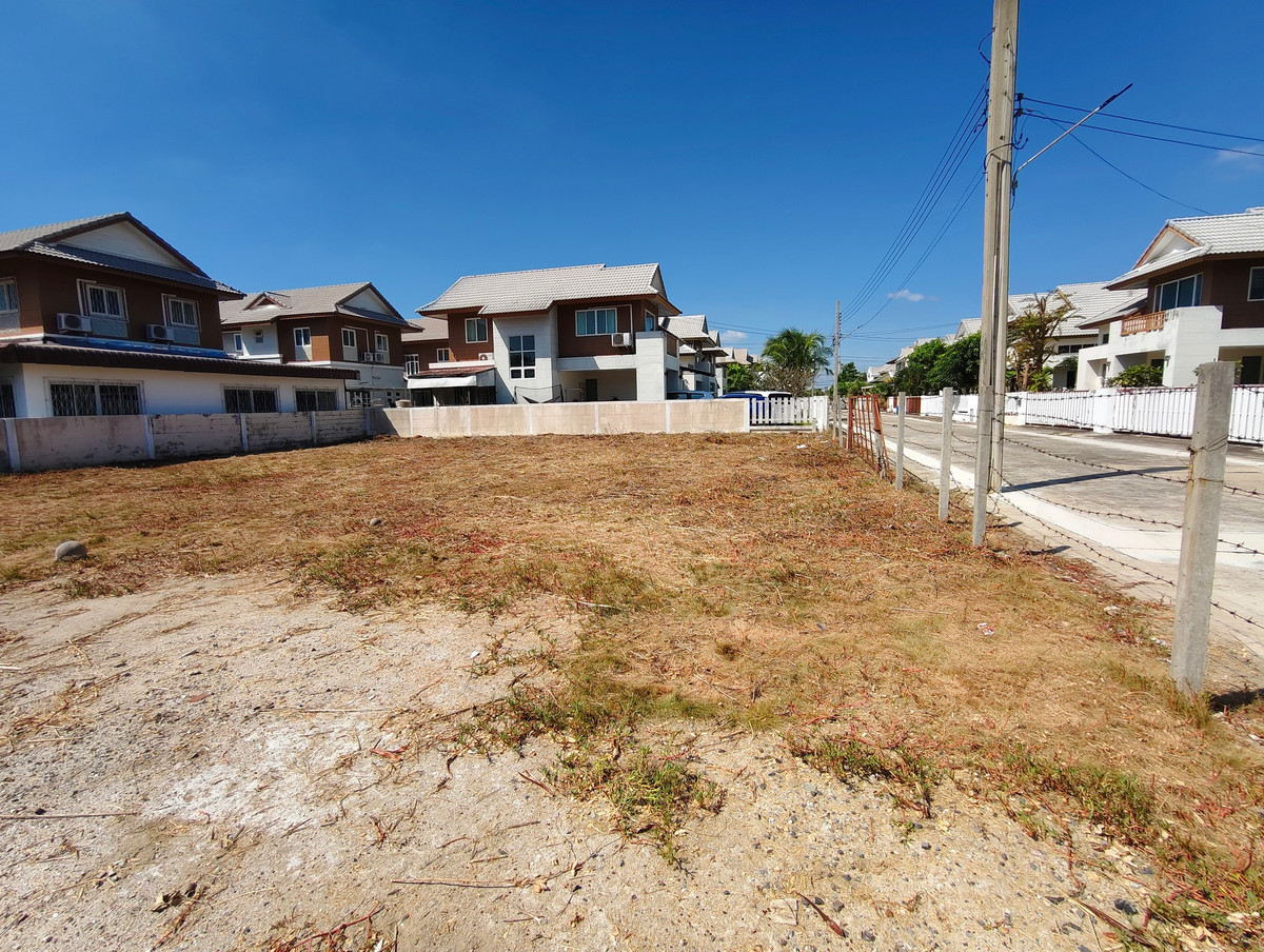For SaleLandSamut Prakan,Samrong : SF130 empty land for sale☘️ Cheapest in the project 180 Bang Pu Beach House, next to the sea.
