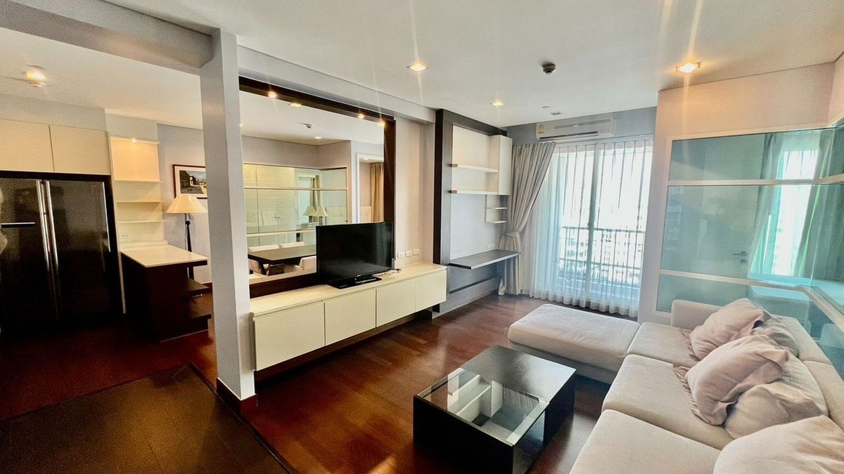 ให้เช่าคอนโดสุขุมวิท อโศก ทองหล่อ : ให้เช่า ไอวี่ ทองหล่อ ห้องสวย เฟอร์ครบ ราคาดีมาก ชั้นสูง วิวเมือง 