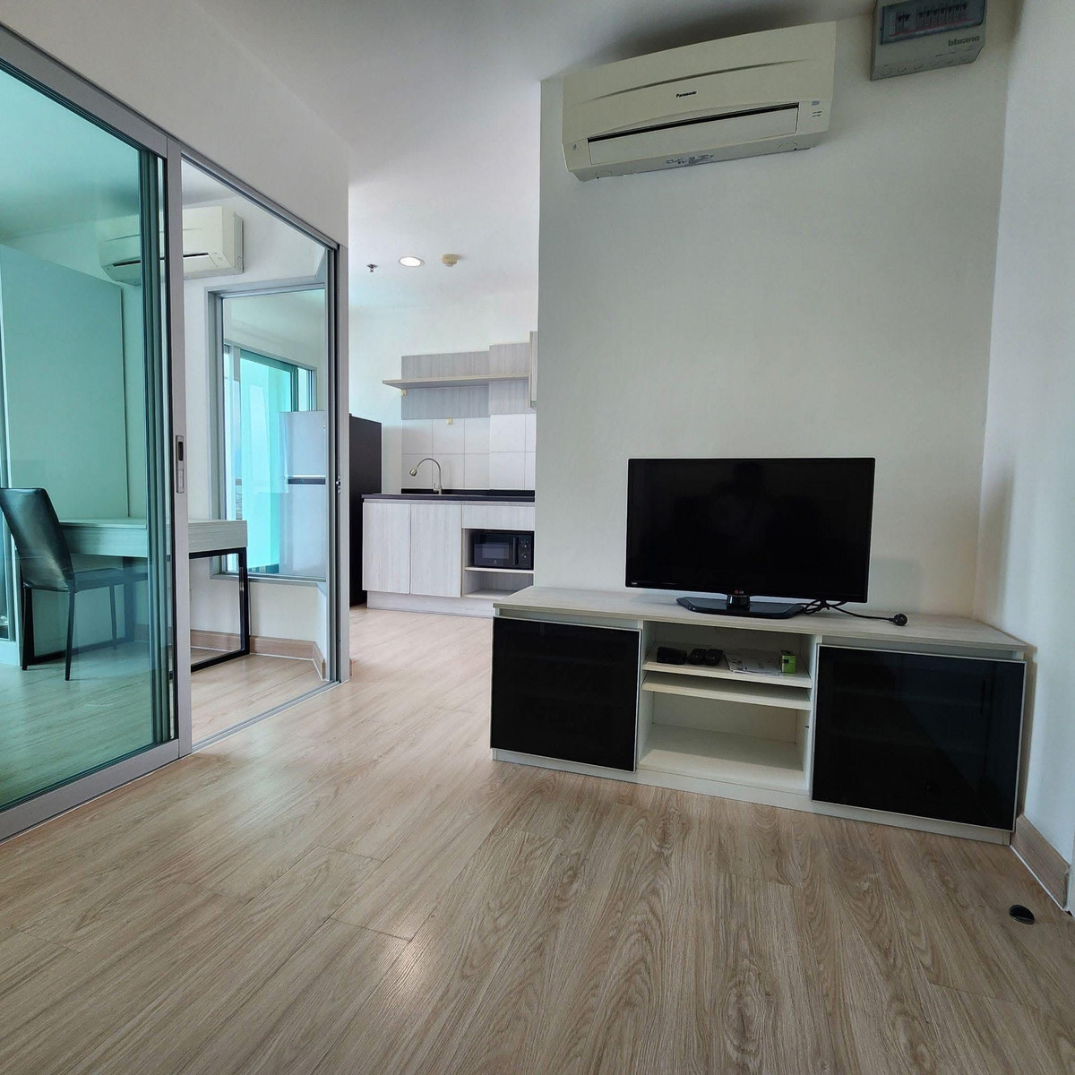 For RentCondoChaengwatana, Muangthong : #Urgent for rent, ready to move in, Aspire Ngamwongwan (Aspire Ngamwongwan), beautiful view condo, 19th floor, separated room 💫