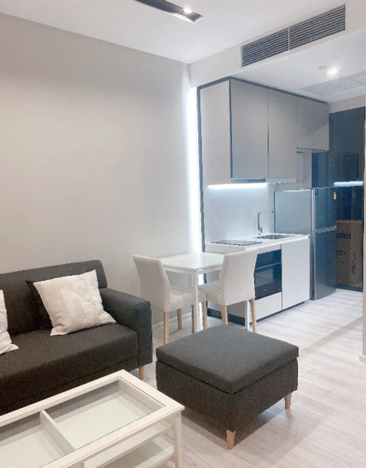 ให้เช่าคอนโดราชเทวี พญาไท : The Room Phayathai 35 sq.m. Please add LINE ID @806qphgn o8415o5483 