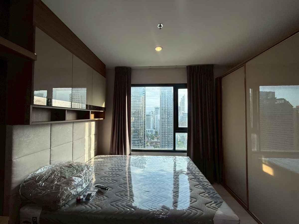 ให้เช่าคอนโดพระราม 9 เพชรบุรีตัดใหม่ RCA : For Rent!! Life Asoke Rent Price!! 19,000฿ per month❤️‍🔥1 Bedroom size 30 sq.m. Contract Aomam (agent) Tel./Line id : 0955871692 WhatsApp : +66 95 587 1692