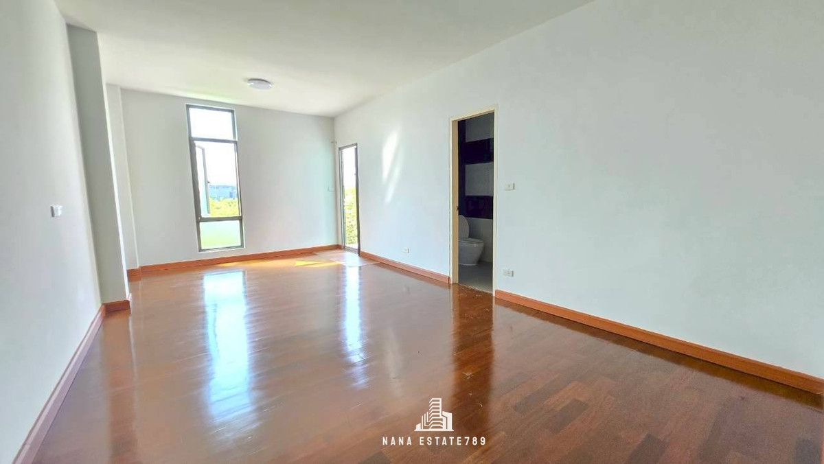 ขายโฮมออฟฟิศลาดกระบัง สุวรรณภูมิ : บ้านเดี่ยว/Home office ขนาดใหญ่ รีโนเวทพร้อมเข้าอยู่ 193.9 ตร.ว พท.ใช้สอยกว่า 1,000 ตร.ม ตรงข้ามสวนหลวงร.9