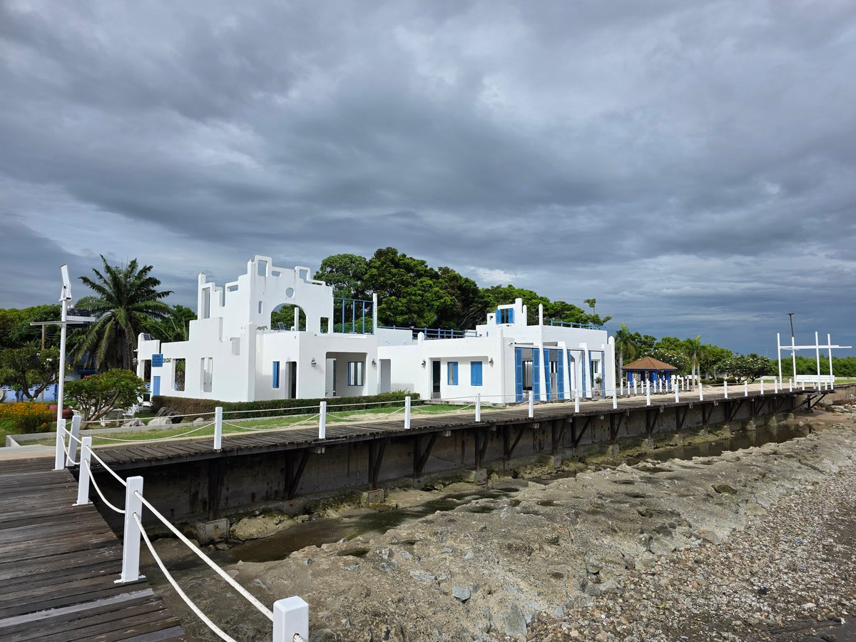 For SaleLandSamut Prakan,Samrong : SF130 empty land for sale☘️ Cheapest in the project 180 Bang Pu Beach House, next to the sea.