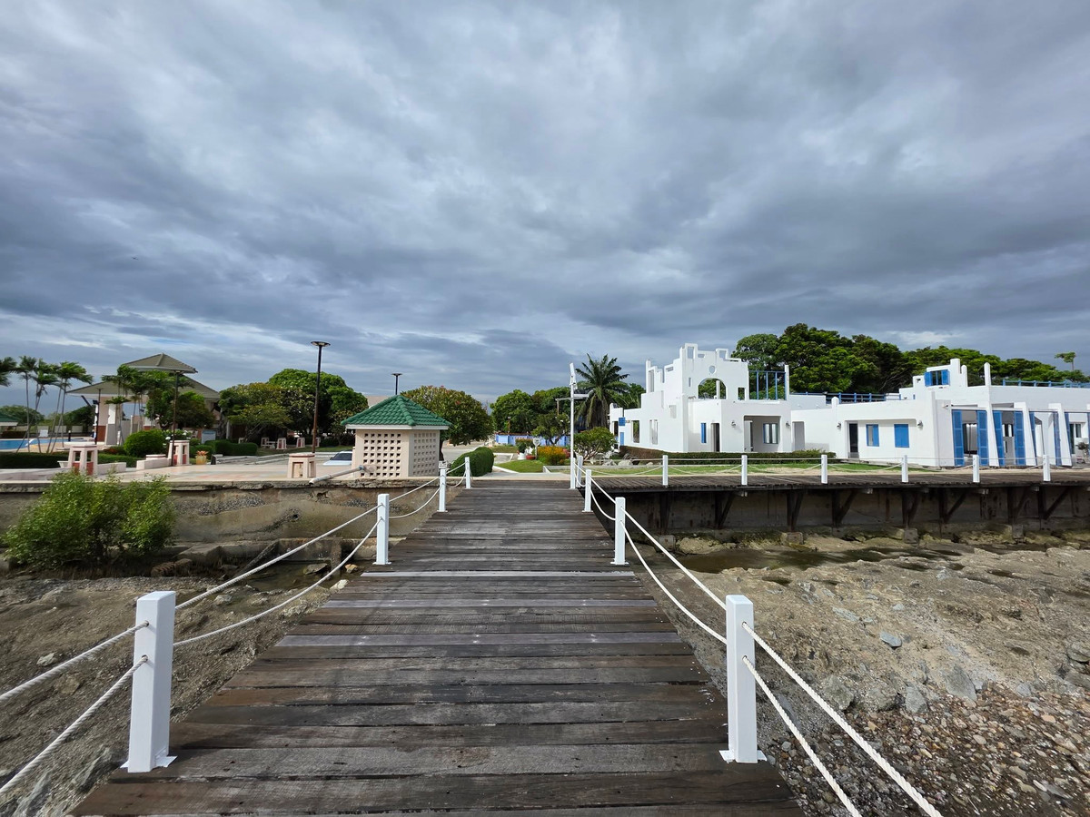 For SaleLandSamut Prakan,Samrong : SF130 empty land for sale☘️ Cheapest in the project 180 Bang Pu Beach House, next to the sea.