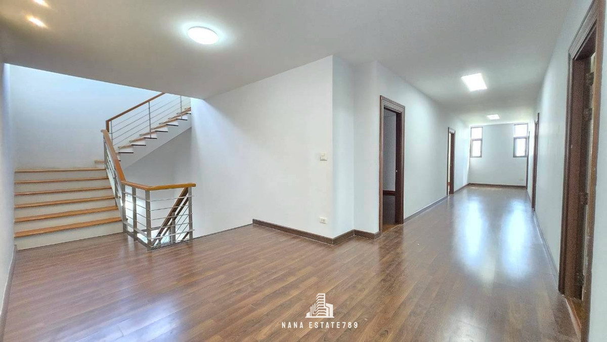 ขายโฮมออฟฟิศลาดกระบัง สุวรรณภูมิ : บ้านเดี่ยว/Home office ขนาดใหญ่ รีโนเวทพร้อมเข้าอยู่ 193.9 ตร.ว พท.ใช้สอยกว่า 1,000 ตร.ม ตรงข้ามสวนหลวงร.9