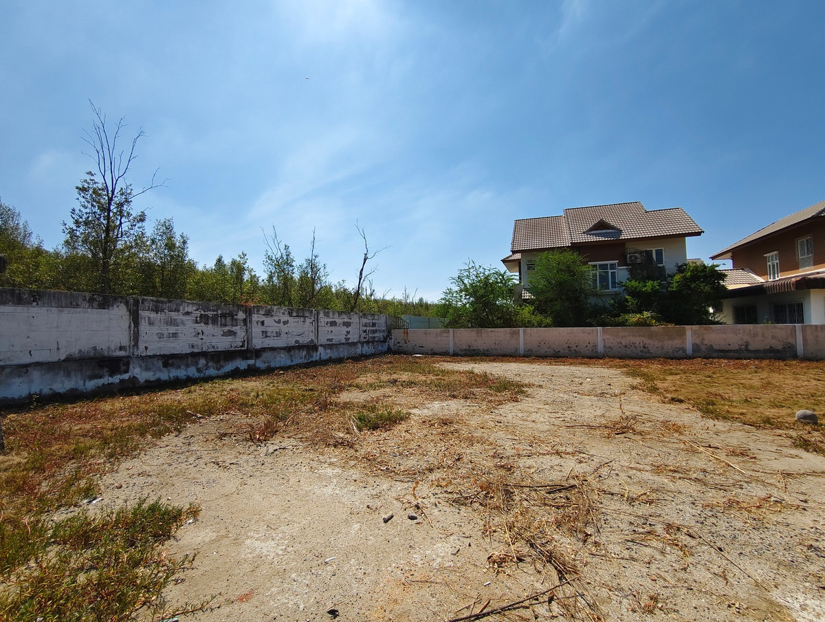 For SaleLandSamut Prakan,Samrong : SF130 empty land for sale☘️ Cheapest in the project 180 Bang Pu Beach House, next to the sea.