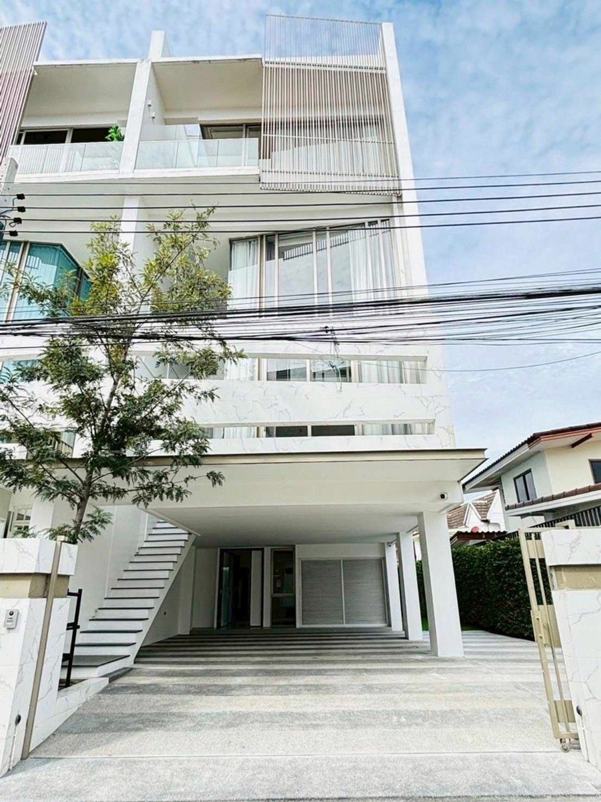 ให้เช่าโฮมออฟฟิศรัชดา ห้วยขวาง : 🏢 ขาย/ให้เช่าโฮมออฟฟิศ LUXE 3 รัชดา - ลาดพร้าว #ใกล้mrt #ทำเลดี #ราคาดี 🔥🔥🔥🔥🔥