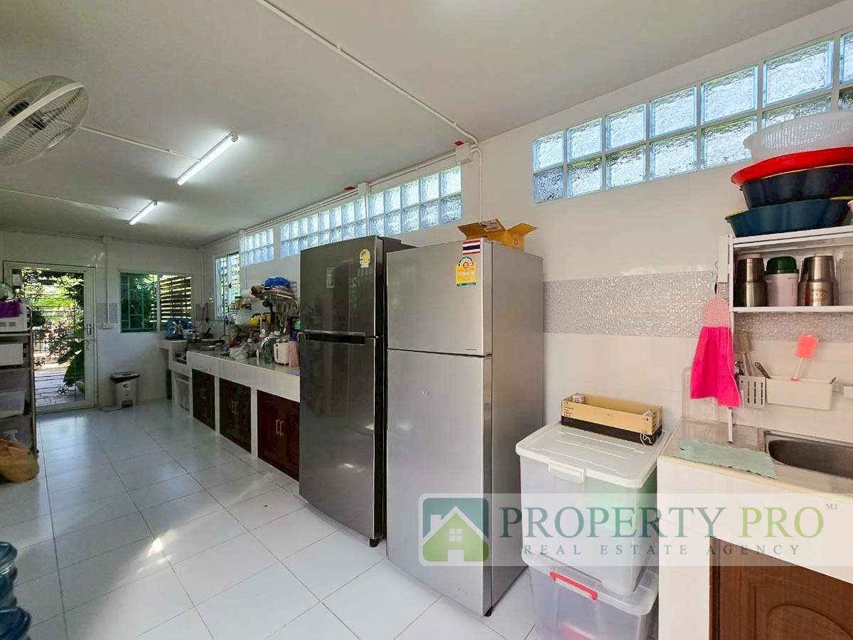 ขายบ้านลาดกระบัง สุวรรณภูมิ : ขาย บ้าน กรองทอง ทรอปิคอล เฉลิมพระเกียรติ ร.9 บ้านเดี่ยว 2 ชั้น 4 ห้องนอน 56 ตรว 200 ตรม หลังริม สภาพดีมาก มีส่วนต่อเติม ใกล้ ประเวศ อ่อนนุช ศรีนครินทร์ สวนหลวง ลาดกระบัง : MJ25S-008