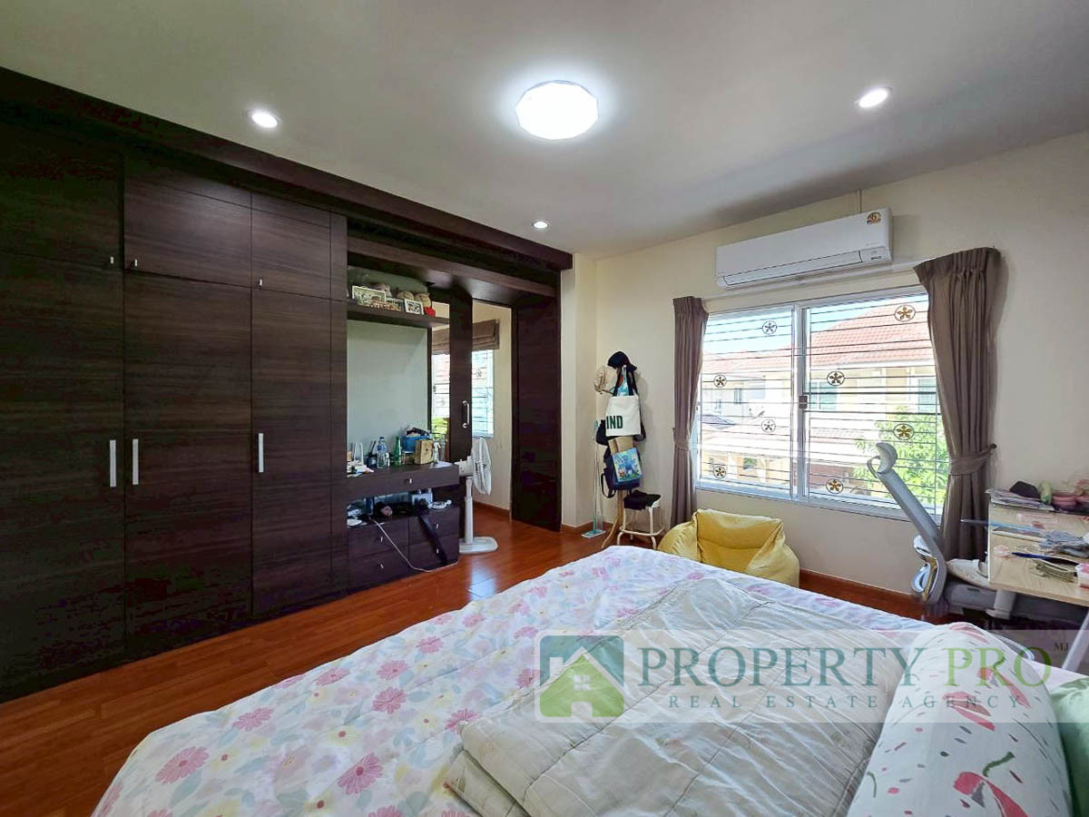 ขายบ้านลาดกระบัง สุวรรณภูมิ : ขาย บ้าน กรองทอง ทรอปิคอล เฉลิมพระเกียรติ ร.9 บ้านเดี่ยว 2 ชั้น 4 ห้องนอน 56 ตรว 200 ตรม หลังริม สภาพดีมาก มีส่วนต่อเติม ใกล้ ประเวศ อ่อนนุช ศรีนครินทร์ สวนหลวง ลาดกระบัง : MJ25S-008