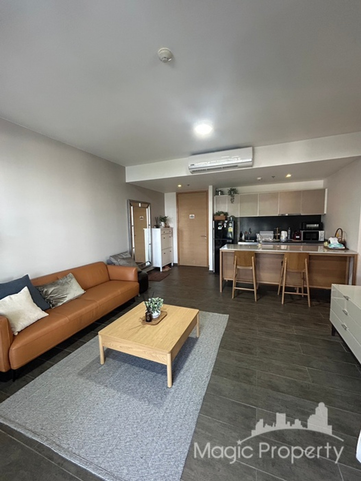 ให้เช่าคอนโดสุขุมวิท อโศก ทองหล่อ : ให้เช่า 2 ห้องนอน ใน เดอะ ลอฟท์ เอกมัย คอนโดมิเนียม ถนนสุขุมวิท แขวงพระโขนงเหนือ เขตวัฒนา กรุงเทพมหานคร